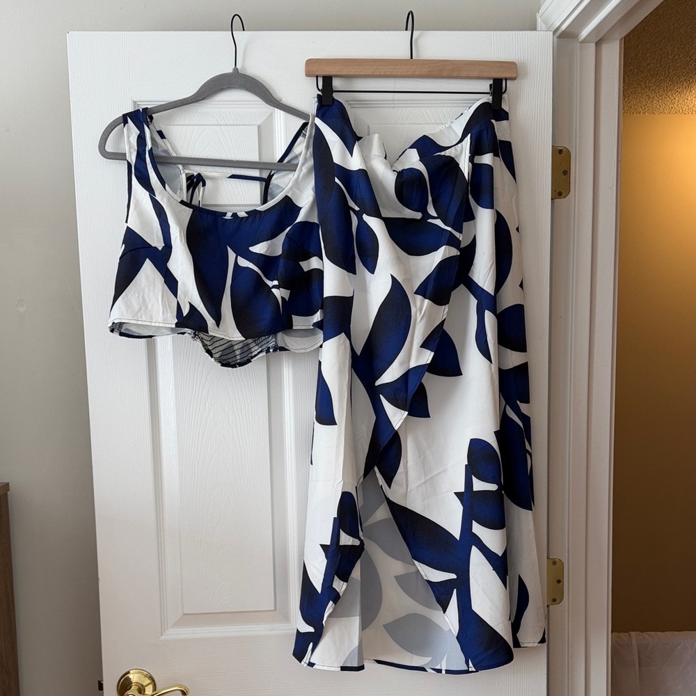 SHEIN White & Navy Blue Two-Piece Skirt Set